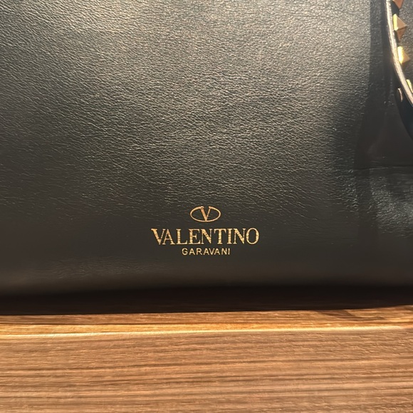 Valentino - Picture 3 of 9